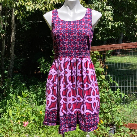 Maroon, purple and white fit and flare pleated skirt dress, button back, size 6 - Picture 1 of 6